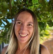 Delphine prof Vinyasa Yoga